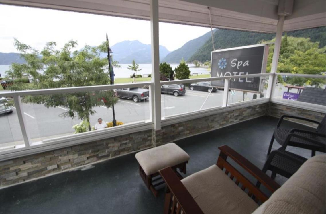 Harrison Spa Motel Harrison Hot Springs Exterior foto